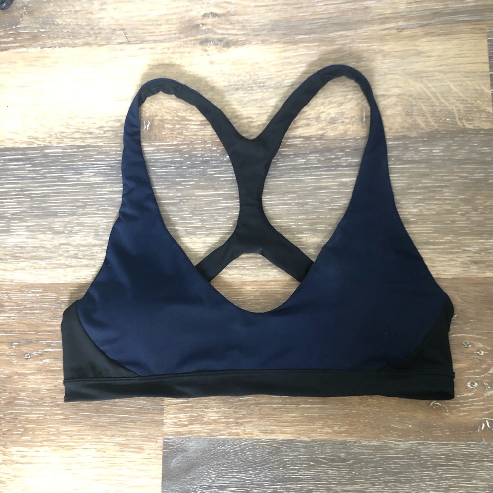 Lululemon athletica uncharted waters top